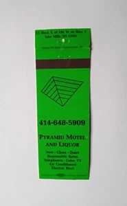 Pyramid Motel and Liquor Lake Mills WI Matchbook Cover Green - Bild 1 von 1