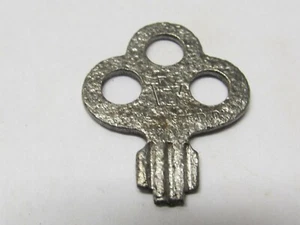 ANTIQUE FLAT STEEL CORRUGATED BIT KEY  - Picture 1 of 2