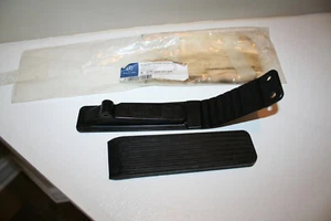 NUEVO MERCEDES-BENZ SL E C clase R129 CUBIERTA PEDAL ACELERADOR A1703000004 OEM Original - Imagen 1 de 4