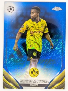 2023-24 Topps Cromo UEFA - Youssoufa Moukoko #157 Azul Brillo /150 - Imagen 1 de 2