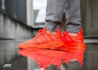 nmd r1 triple solar red