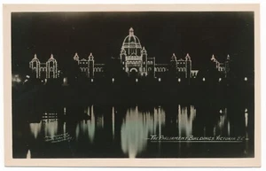 The Parliament Buildings Victoria BC Night Lights British Columbia Photo RPPC - Imagen 1 de 2