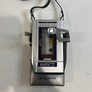Vtg Sanyo M-G30 AM/FM Cassette Player Radio Stereo metal walkman UNTESTED/parts
