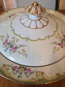 Noritake WINTON Covered Vegetable Dish with Lid 10 1/4 Inches - Picture 1 of 7