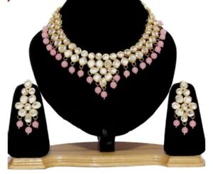 Polished Pink Necklace In Metal Alloy With Pearls