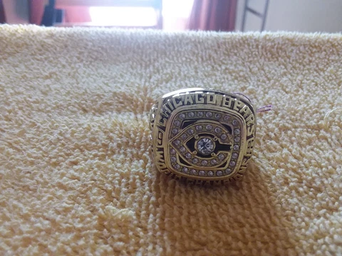 NEW 1985-86 WALTER PAYTON/CHICAGO BEARS SUPER BOWL CHAMPS NOVELTY FAN RING Cover