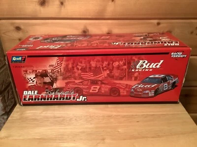 New 1:24 2001 Monte Carlo Dale Earnhardt Jr. # 8 with Wilson Volleyball # 102422 - Изображение 1 из 4