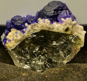 DEEP BLUE FLUORITE FROM MONGOLIA! 3 x 1 x 3 CM. - Imagen 1 de 2