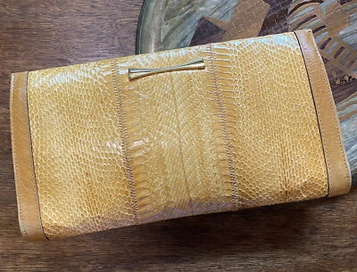 Bolso sin asas vintage beige tostado piel de serpiente cuero tono neutro Foto 1 de 4