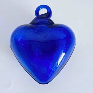 MEXICAN IRIDESCENT HAND BLOWN GLASS VALENTINES DAY HEART ORNAMENT COBALT BLUE - Picture 1 of 3