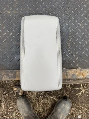 Chevrolet Impala 2007-2013 consola central gris cuero tapa reposabrazos OEM Foto 1 de 4