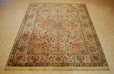 AUTHENTIC AMERICAN KARASTAN  TABRZ MEDALLION PATTERN # 900/909 RUG SIZE 4'3"x 6' - Image 1 of 4