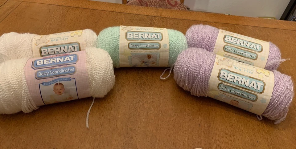 Пряжа Bernat BABY Coordinates на выбор белая, ледяная как новая и мягкая розовато-лиловая - все 5,6 унции - Изображение 1 из 1