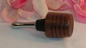 New Hand Crafted / Turned Eastern Walnut Wood Wine Bottle Stopper Great Gift - Picture 1 of 4