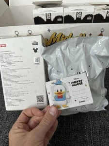 Authentic Pop Mart Mickey And Family Cute Together Keychain (Open Box) Donald - Imagen 1 de 5