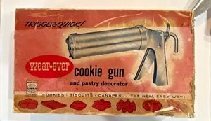 Vintage Wear Ever Cookie Gun & Pastry Decorator Press Discs - Picture 1 of 12