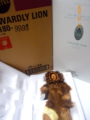 MUÑECA LEÓN Mago de Oz Mattel Porcelana Tesoros Eternos con Caja de Envío -NUEVA Foto 1 de 4