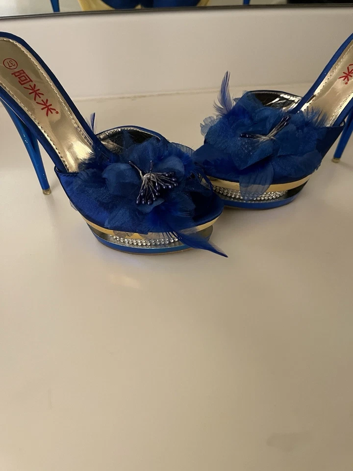 Tacones de aguja - Tacón alto Mule’s, tacones de 5”, pedrería azul real y plumas talla 37 Foto 1 de 4