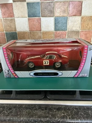 ROAD SIGNATURE 1/18 LOTUS ELITE (1960) RED YATMING 92769 - Image 1 of 4