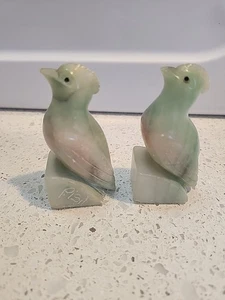 Coppia di uccellini in giada intagliati vintage verde rosa MCM - Foto 1 di 18