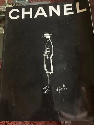 Chanel  Zeitschrift  - Bild 1 von 4