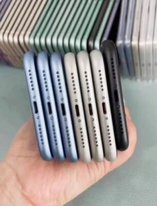 Apple iPhone XR 6.1" 12MP iOS 18 64GB 3GB Face ID unlocked usedphone - Afbeelding 1 van 6