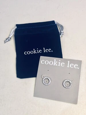 Cookie Lee Genuine CZ Infinity Circle Earrings 4 CT T.W.  1/2” & Pouch NWT $32 Foto 1 de 4