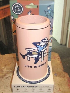 Nuevo en caja. LIFE IS GOOD 12 OZ LATA DELGADA COOZI / ENFRIADOR DE BEBIDAS... "ADIRONDAC JAKE" - Imagen 1 de 4