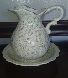 Sage Green Small Pitcher and Bowl Countryside Collection USA - Picture 1 of 6