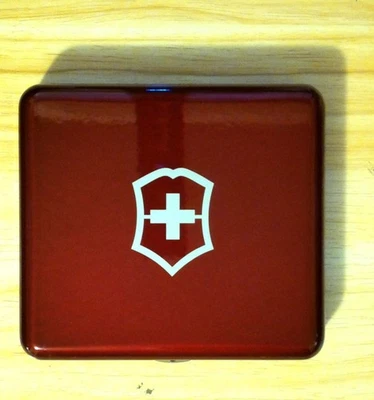 全新带盒 复古 Victorinox Swiss Army SwissCard Mag-Lite Solitaire 58074 免运费 — 第 1/4 张图片