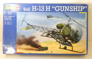 Revell 04402 Bell H13H Gunship USA Army 1:35 1996 (Incomplete) - Picture 1 of 11