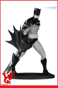 BATMAN BLACK & WHITE 3 Figure DUSTIN N'GUYEN Dc Collectibles statue 10cm # NEUF - Imagen 1 de 1