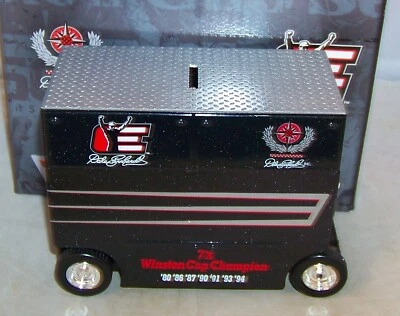 1:16 ACTION 2003 #3 DALE EARNHARDT 7X CHAMPION PIT WAGON BANK DALE EARNHARDT SR - Image 1 of 4