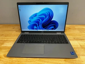Laptop Dell Latitude 5520 15.6” Intel Core i5, 256GB SSD, 8GB RAM, W11 - Imagen 1 de 5