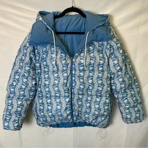 Chaqueta Hill House The Reversible Edie Puffer Talla Mediana Azul Lineal Floral - Imagen 1 de 11