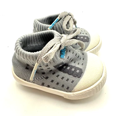 Zapatos sin cordones Native Jefferson bebé Piamonte gris blanco B1 NUEVO en caja Foto 1 de 4