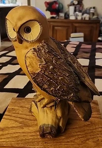 Figurine hibou de grange 9,5" de haut aspect bois sculpté marron jardin enchanté résine K - Photo 1/9