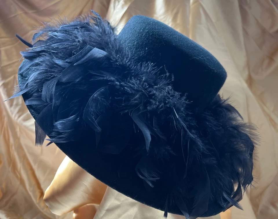 Sombrero vintage Betmar New York negro con plumas 100 % lana Foto 1 de 4