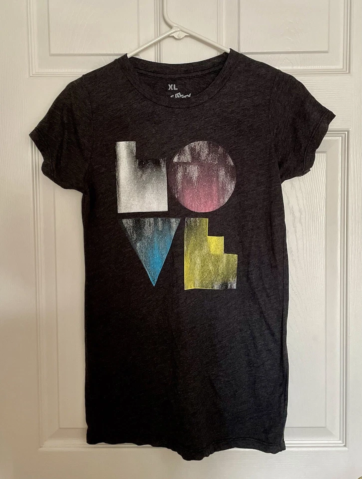 Camiseta Local Celebrity Mujer Talla XL Love Graphic, Nueva Sin Etiquetas Foto 1 de 1