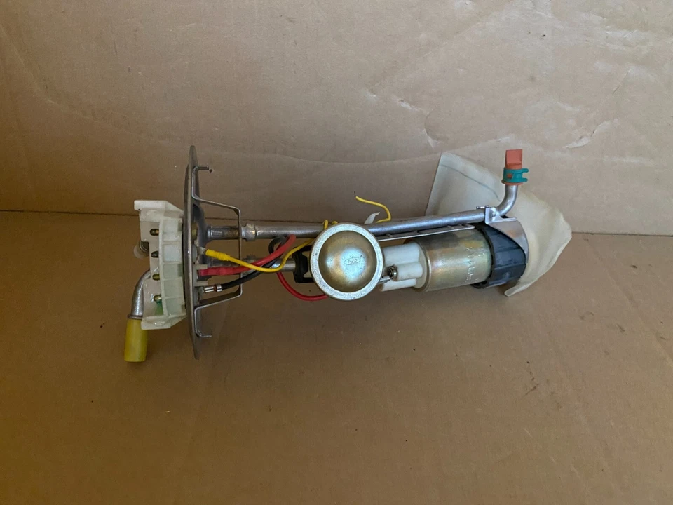 Bomba de combustible Ford F69Z-9H307-AA -- 1990-1997 Ford Aerostar -- Nuevo de Lote Antiguo OEM Foto 1 de 4