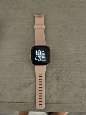 Fitbit Versa 2 Smartwatch Rosa Fitness Tracker Gebraucht - Bild 1 von 2