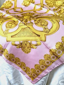 NWT LARGE Versace Women's Pink Gold Medusa Silk Lightweight Square Shawl Scarf - Picture 1 of 8