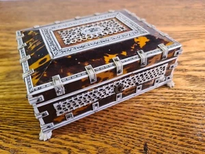 RICHLY COLOURED VICTORIAN FAUX TORTOISESHELL VENEERED VISAKHAPATANAM JEWEL BOX - Picture 1 of 7