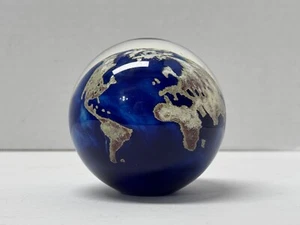 Lundberg Studio Art Glass Signed 2001 Planet Earth World Globe 3" Paperweight - Picture 1 of 9