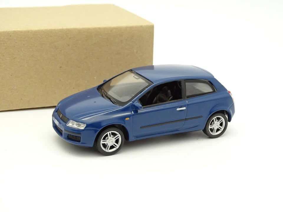 Norev SB 1/43 - Fiat Stilo Blu - Immagine 1 di 1