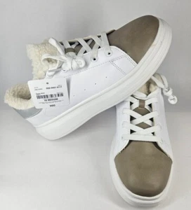 ๐ Arizona Jean Co Encore Women's White Sneakers Size 10 M Faux Shearling โ NEW - Picture 1 of 19