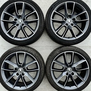 Set Genuine Skoda Octavia VRS 18" Alloy Wheels 225 40 Tyres 10 Spoke 5E0601025AJ - Picture 1 of 24