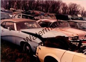 Schrottplatz Schrott rostig altes Oldtimer Auto gefunden Foto 3,5x5 C8-29 - Bild 1 von 1