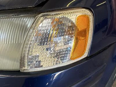 Used Turn Signal / Parking Light Assembly fits: 2000 Volkswagen Passat Park Lamp - image 1 of 4