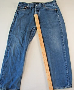 Pantalones de mezclilla Levi 501 para hombre 38x31 azul pierna recta lavado medio 100 % algodón con botones - Imagen 1 de 11